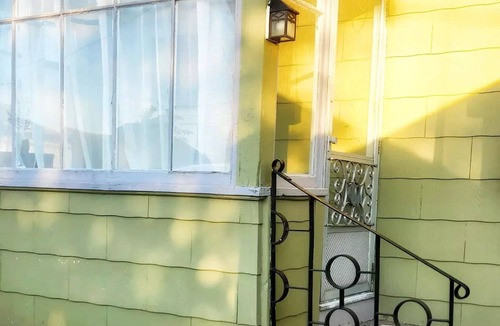 Anaconda House | Comfortable in the heart of historic Anaconda!