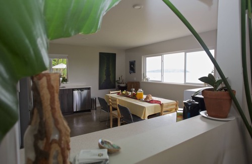 Halfmoon Bay House | Comfortable luxury suite with epics views, on the Beach, Sunshine Coast