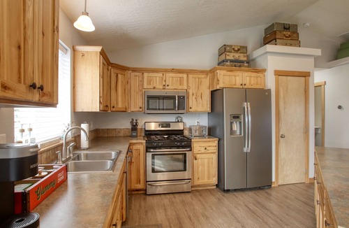 Rathdrum House | Comfortable North Idaho home has everything you need, including a game room!