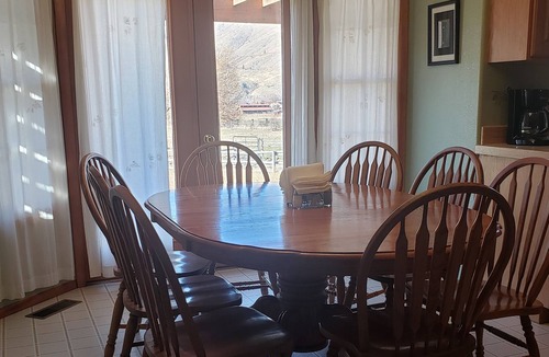 Carmen House | Comfortable roomy country home, dog & horse friendly (with fee).