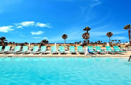 South Redondo Hotel | Comfortable, Spacious & Pet-Friendly! Balcony Close to South Bay Ocean!