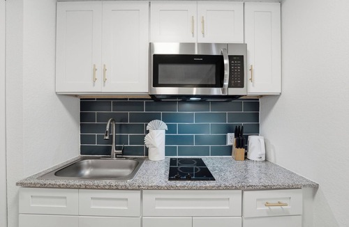 St. Johns Apartment | Comfortable studio with updated amenities