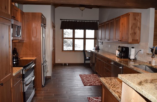 Elkhorn Village Condo | Comfortable, Well-appointed, Top-ranked 4 bedroom Sunburst Condo on Golf Course