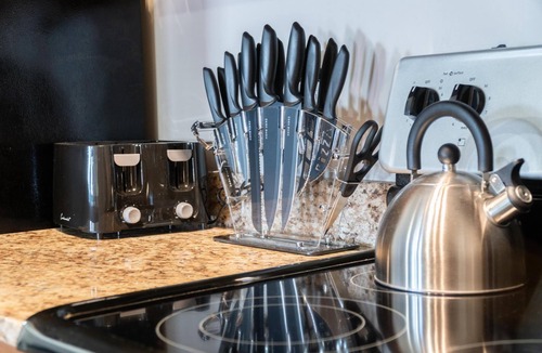 Westerville Apartment | Comfy 2 Bedroom King Bed Apartment Near Polaris