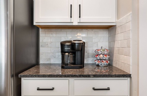 Eagle House | Comfy “Idahome” just minutes from downtown Eagle. A perfect 3BR family gem!