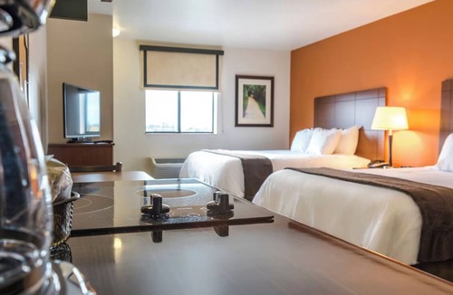 Rapid City Hotel | Comfy Stay Near Rapid City Attractions! With Full-Kitchen! Pet Friendly!