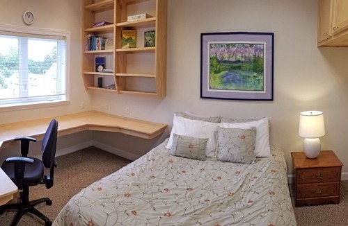 Springfield House | Comfy, Well-Appointed Guest House with a Beautiful View!