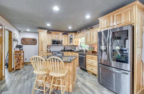 Walnut Mountain Cottage | Community Perks: Mtn-view Ellijay Cabin w/Hot Tub