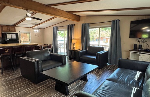 Put-in-Bay House | Completely Remodeled - Very Clean Island Club House-3 BR 2 BA by the Pool IC6