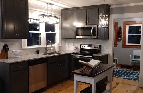 Mooresville House | Completely renovated single family home with new furnishings.