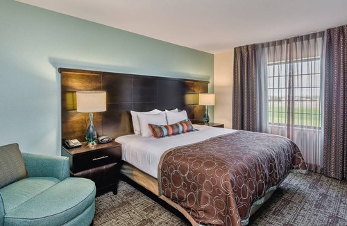 Bismarck Condo | Condo ∙ 2 bedrooms ∙ 4 guests