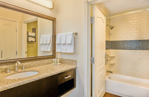 Bismarck Condo | Condo ∙ 2 bedrooms ∙ 4 guests