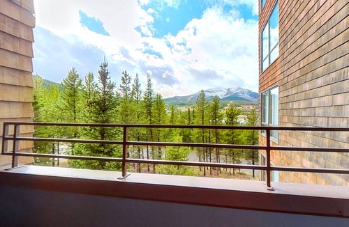 Big Sky Condo | Condo near Big Sky Mountain Village with shared tennis & views of Lone Peak
