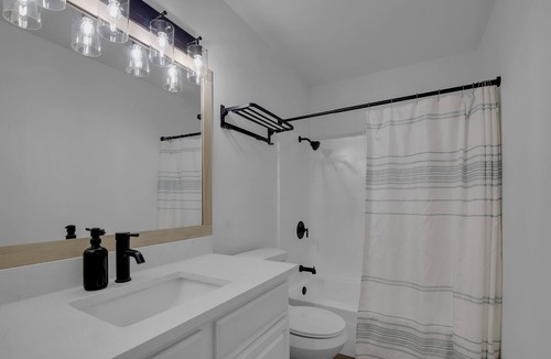 Riverside Apartment | Condo near downtown Austin, close to Town Lake!