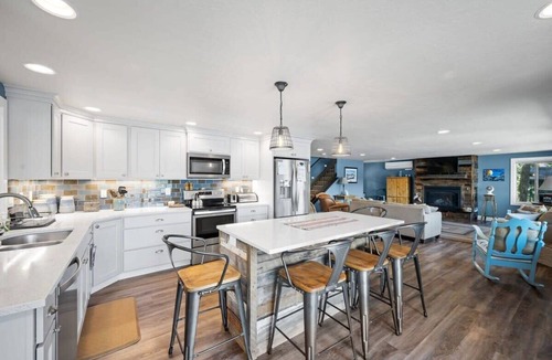 Worley House | Conkling Bay Escape | Fantastic Lakefront Home