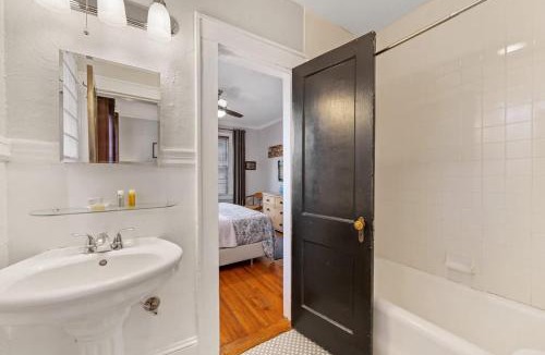 Cherry House | Contemporary 2BR in Myers Park with Screened Porch