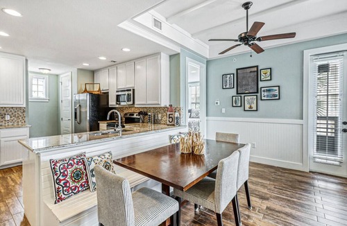 Cinnamon Shore Condo | Contemporary Condo in the Heart of Cinnamon Shore+Great Amenities Nearby!