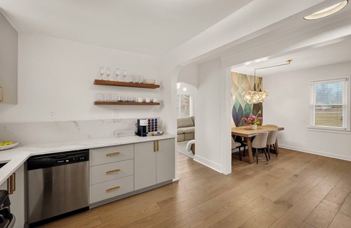 Westland House | Contemporary Cottage West 3BD Detroit DTW A2