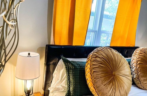 Sapulpa Apartment | Contemporary Duplex with King Bed