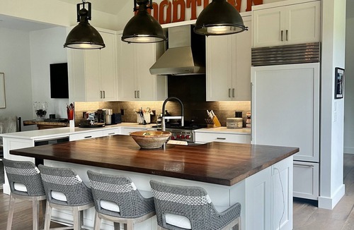 Wilson House | Contemporary Farm House .2 miles from downtown Wilson