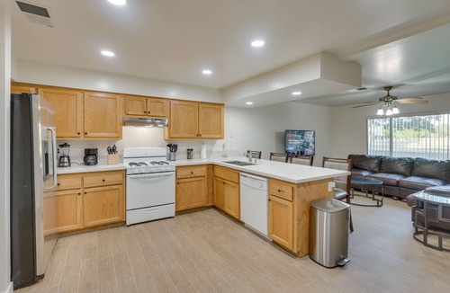 Country Rose House | Convenient Bakersfield Townhome with Patio!