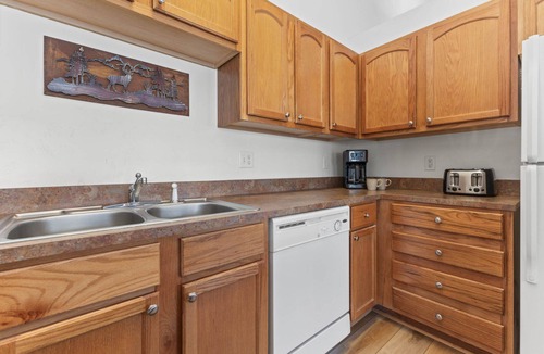 Steamboat Springs Condo | Convenient Location & Great Prices, Private Washer/Dryer, Garage