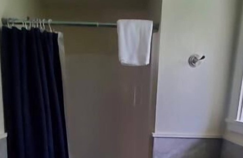 Gardiner House | Convenient Stay! Heated Pool, Free Parking Onsite, Near Gardiner Downtown!
