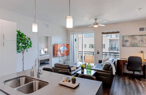 Rio Grande Apartment | Convention Ctr 2BR/2BA Luxury Apartment Pool, HTub, Theatre