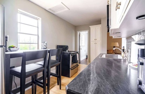 Victorian Village House | Convention - Private Parking - Pets - Short North