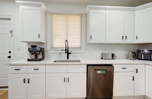 Corktown House | Corktown Oasis - 4 BR Luxe Getaway Close to Downtown