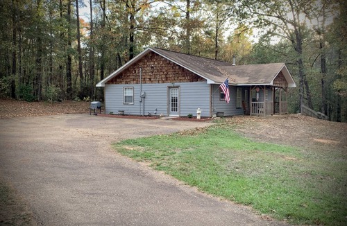 Lincoln Parish Cabin | CornerStone Cabin sleeps 6 secluded on 28 acres