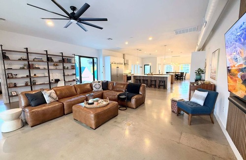 Encanto House | Coronado Designer Home | Pool | Walk to Dining