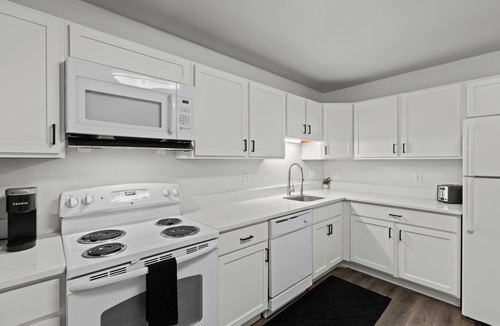Auburn Hills Apartment | Corp/Bus Townhome near DT AH