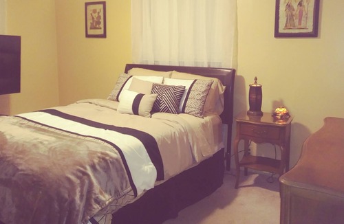 Lathrup Village House | Corporate/Placement. Perfect place to put your feet up