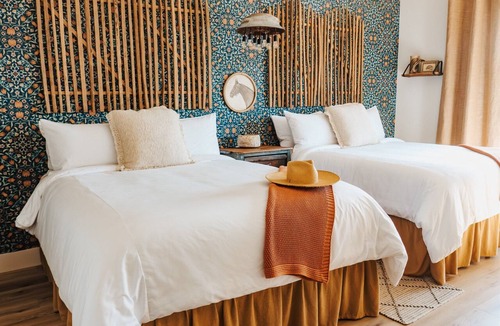 Wimberley Hotel | Corral Suite — 2 Queens, Modern Western | Gaines Ranch on the Square