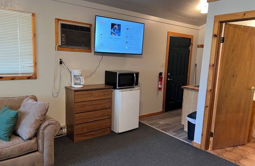 Big Horn County House | Cottage #2 at Three Mile