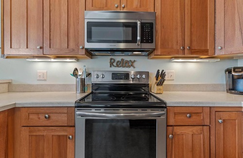 Ocean Isle Beach Condo | CottageVacations4u "MEANT 2B" -pool club- ocean view-200 FT to beach. DOG FRIENDLY.