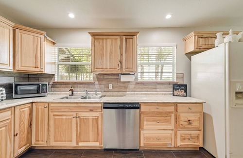 Wills Point Apartment | COUNTRY CASTLE !Quiet & Cozy 1BR Apartment – minutes away from Canton Trade Days