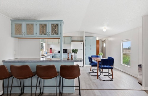 Lissie House | Country Home, Extended Stay, Sleeps 5
