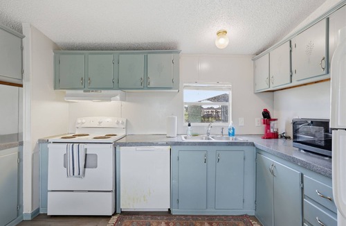 Lissie House | Country Home, Extended Stay, Sleeps 5