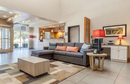 Lumberton Hotel | Country Inn & Suites by Radisson, Lumberton, NC