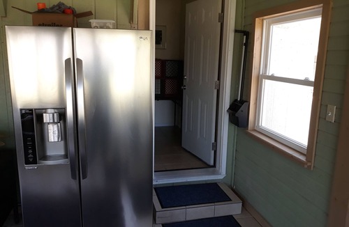 Checotah House | Country lake retreat with Pool and Boat Dock!nCozy + food/attractions nearby!