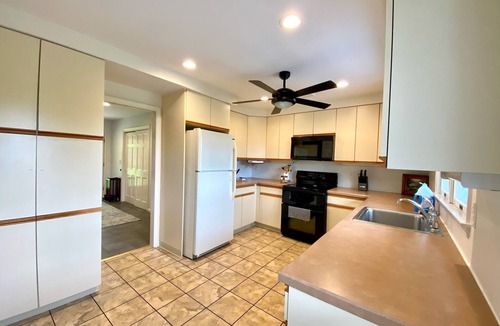 Warwick House | Country Paradise Getaway in New York with Pool & Hot Tub.