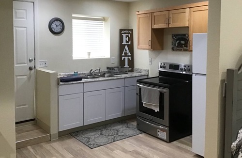 Agua Dulce Cottage | Country setting 5 mins from local wineries and trail heads