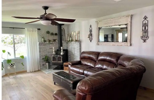 Rosedale House | Country Stay with Ranch Experience