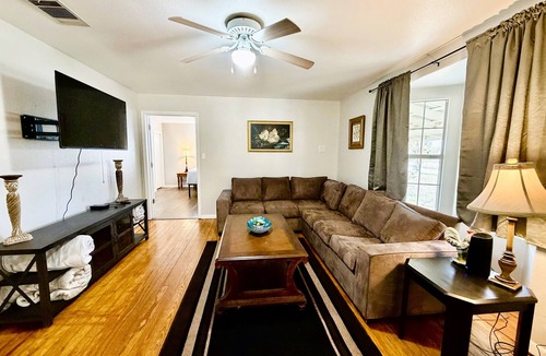 San Marcos House | Countryside Acres