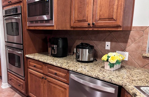 Sealy House | Countryside Serene Sunset Ranch: 50-acre luxury retreat, Hot tub, sleeps 10!