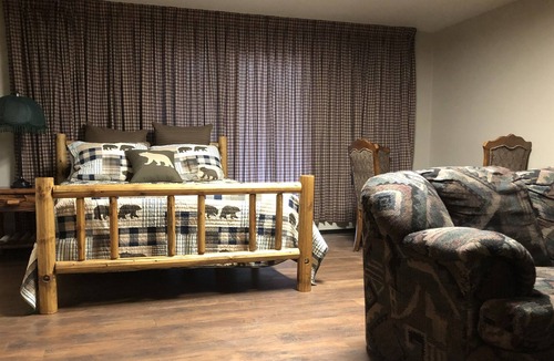 Ahsahka House | COUNTY LINE MOUNTAIN LODGE
