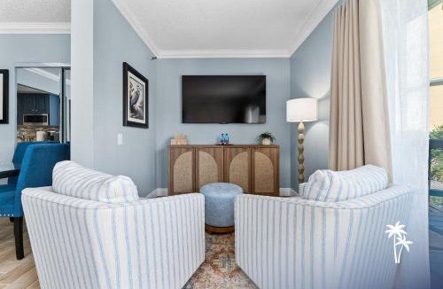 Southwest Orlando Apartment | Couples Getaway King Balcony Condo Near Universal