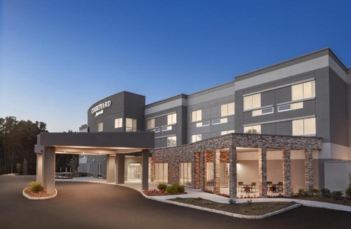 Ampere Hotel | Courtyard by Marriott Wayne Fairfield